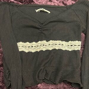 Medium Urban Outfitters Ruffled Sweater